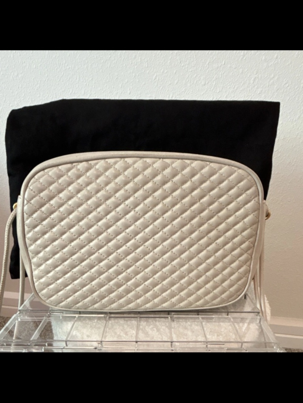 Saint Laurent Quilted Crossbody Bag in Cream Leather with YSL Monogram - Picture 9 of 12
